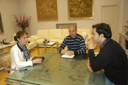 El Alcalde y el Teniente de Alcalde reunidos con la Excma. Presidenta de la Diputación